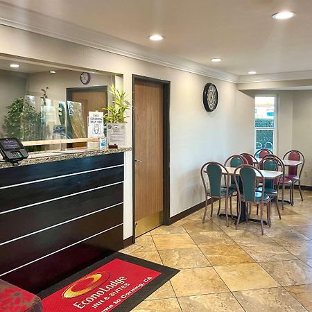 Econo Lodge Inn & Suites Корнинг Екстериор снимка
