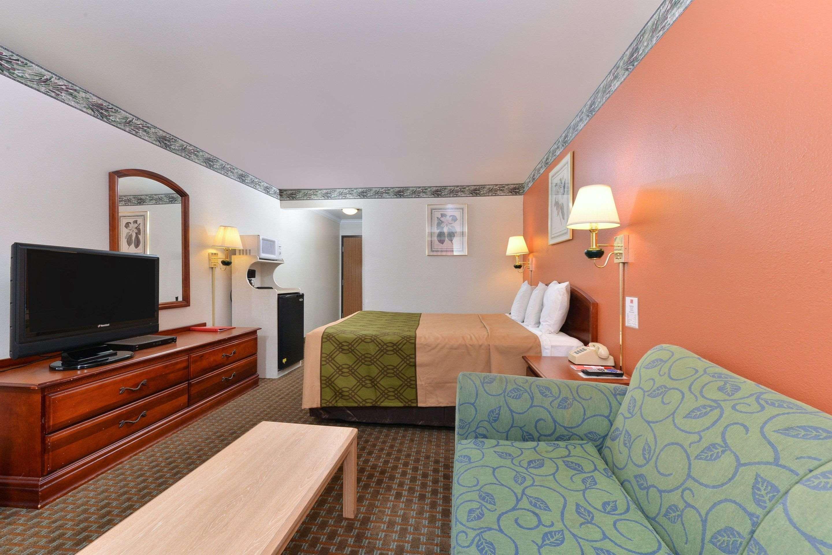 Econo Lodge Inn & Suites Корнинг Екстериор снимка