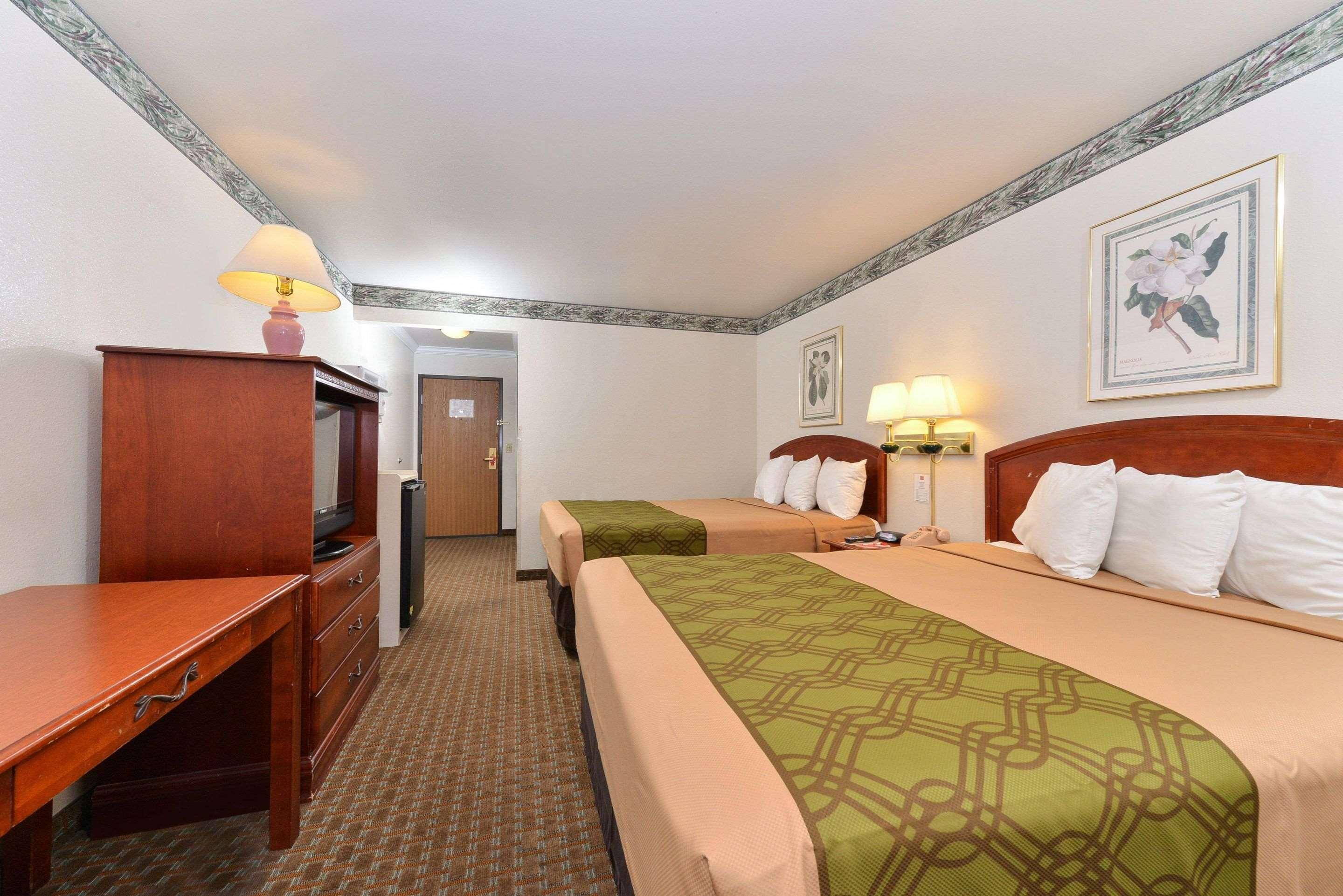 Econo Lodge Inn & Suites Корнинг Екстериор снимка