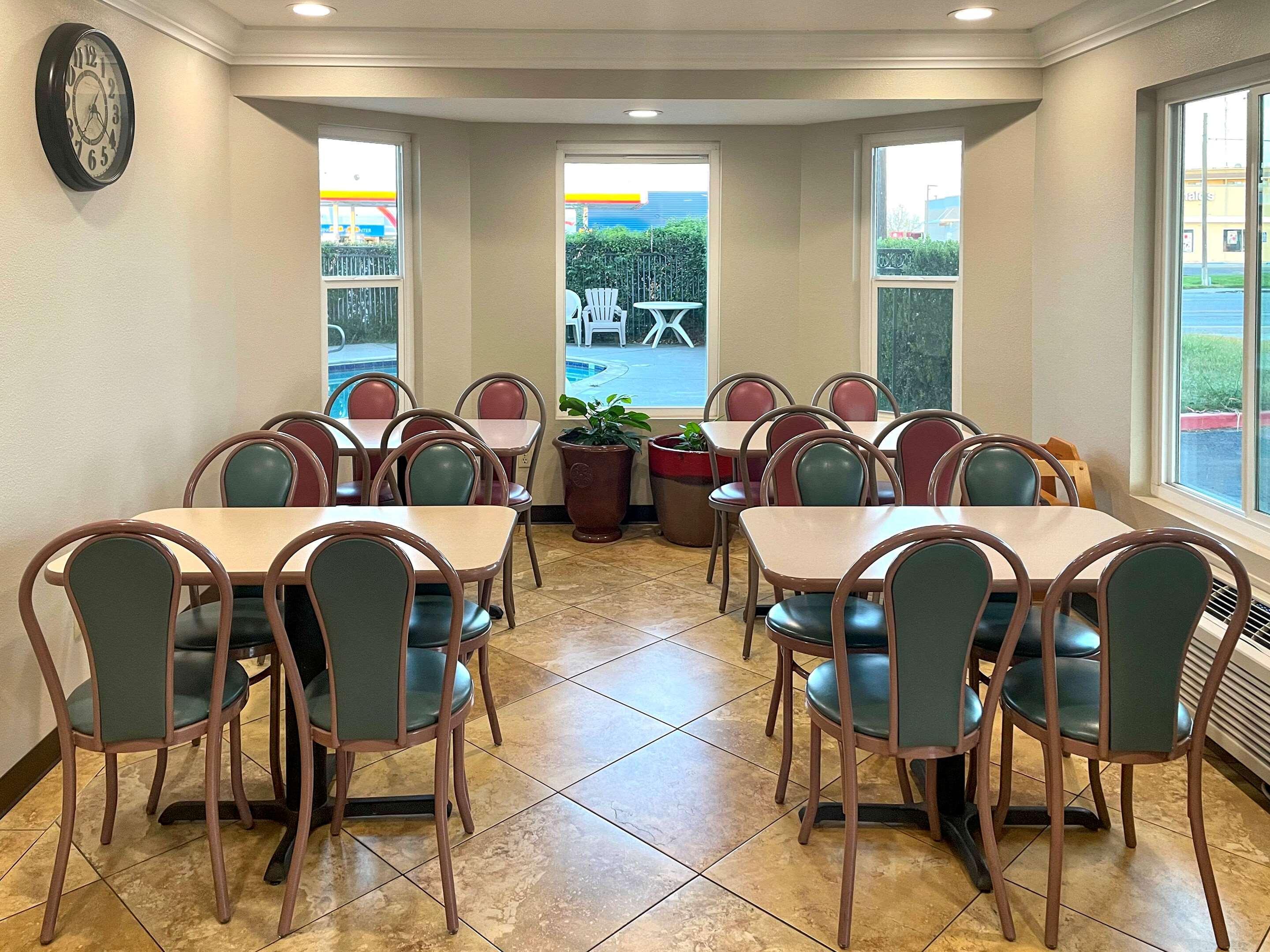 Econo Lodge Inn & Suites Корнинг Екстериор снимка