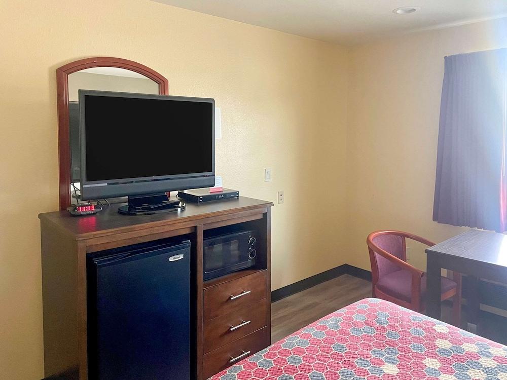 Econo Lodge Inn & Suites Корнинг Екстериор снимка
